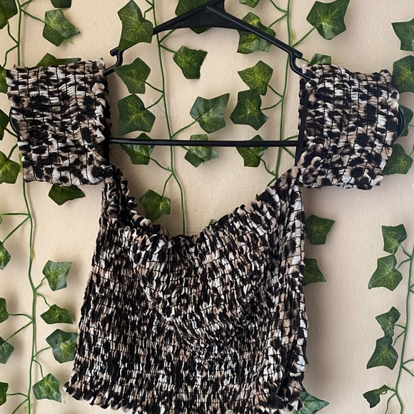 Cheetah print crop shrivel top - Picture 1 of 1